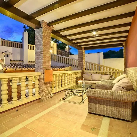 Villa Alhambra - Plusholidays *